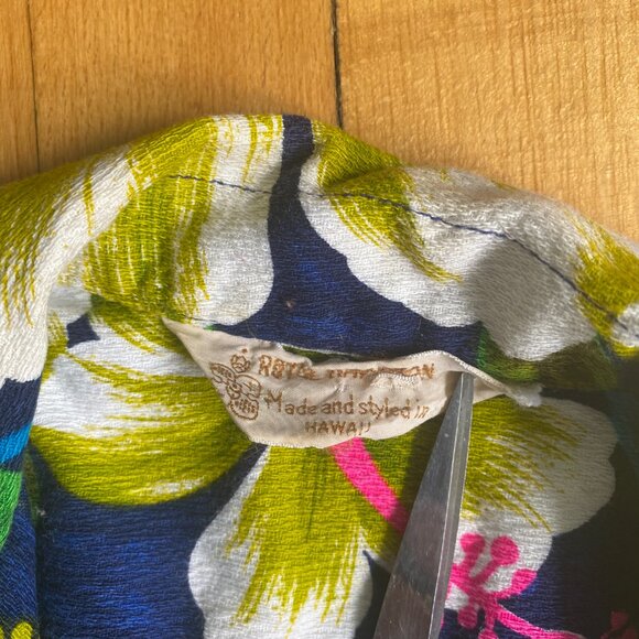 Vintage Royal Hawaiian Shirt - Picture 4 of 4